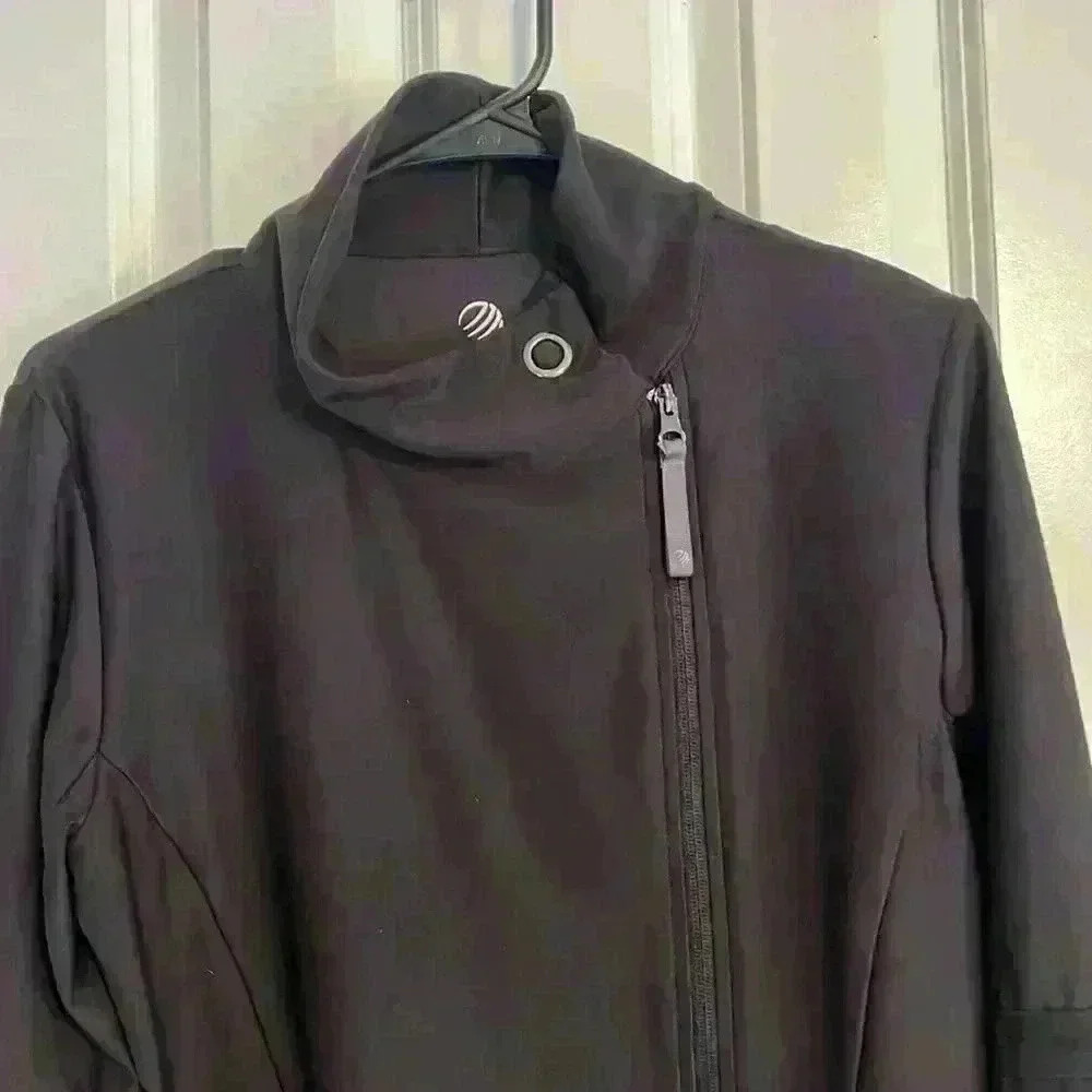 MPG black golf jacket ruffle accent sleeve size large off center front zipper - Picture 5 of 11